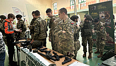 Wirtualna strzelnica i makieta pola bitwy. Piknik militarno-historyczny w Elblągu Wirtualna strzelnica i makieta pola bitwy. Piknik militarno-historyczny w Elblągu